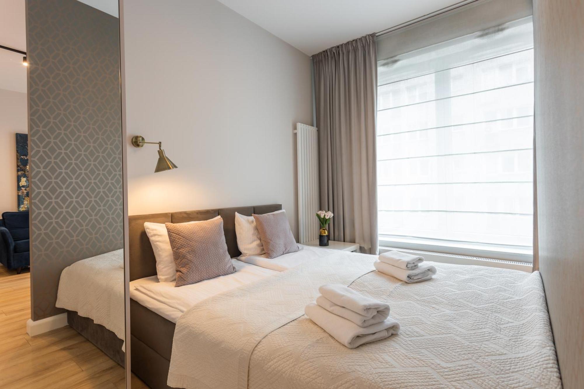 Golden Apartments Warsaw - Luxury Building With Terrace On The Roof - Sienna Str Exterior photo