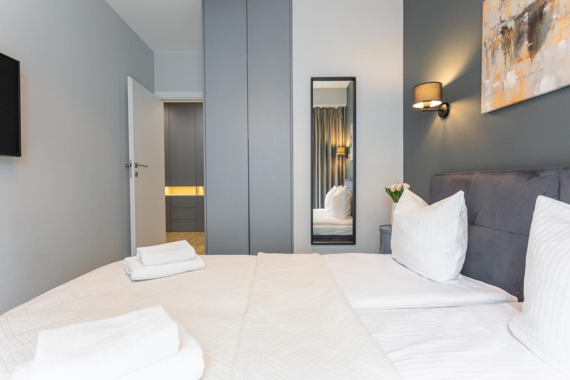 Golden Apartments Warsaw - Luxury Building With Terrace On The Roof - Sienna Str Exterior photo